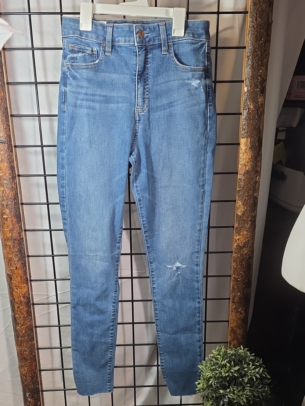 GAP Women's Medium Blue Skinny Jeans with Light Distress